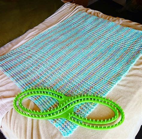 To start, thread a double loop of thread through a straw. . Infinity loom knitting blanket patterns for beginners